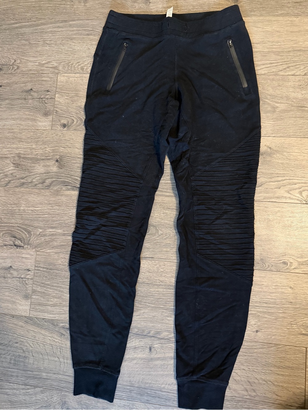ALO Yoga Black Ribbed Knee Joggers with Zipper Pockets